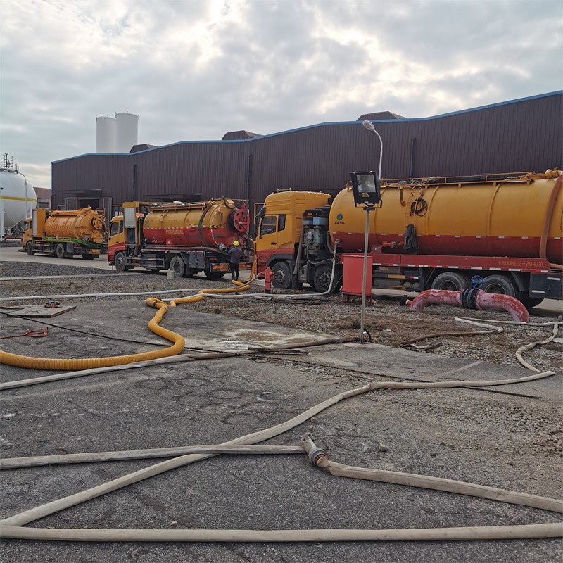 水满乡污水池清理